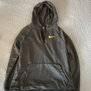Green, pullover Nike Dri-Fit hoodie, like new, size XL, boys